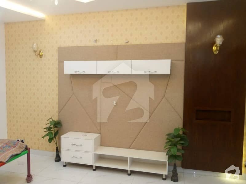 بحریہ ٹاؤن جاسمین بلاک بحریہ ٹاؤن سیکٹر سی بحریہ ٹاؤن لاہور میں 5 کمروں کا 10 مرلہ مکان 2.35 کروڑ میں برائے فروخت۔