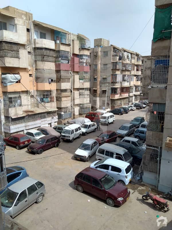 Four Rooms Flat For Sale In North Karachi