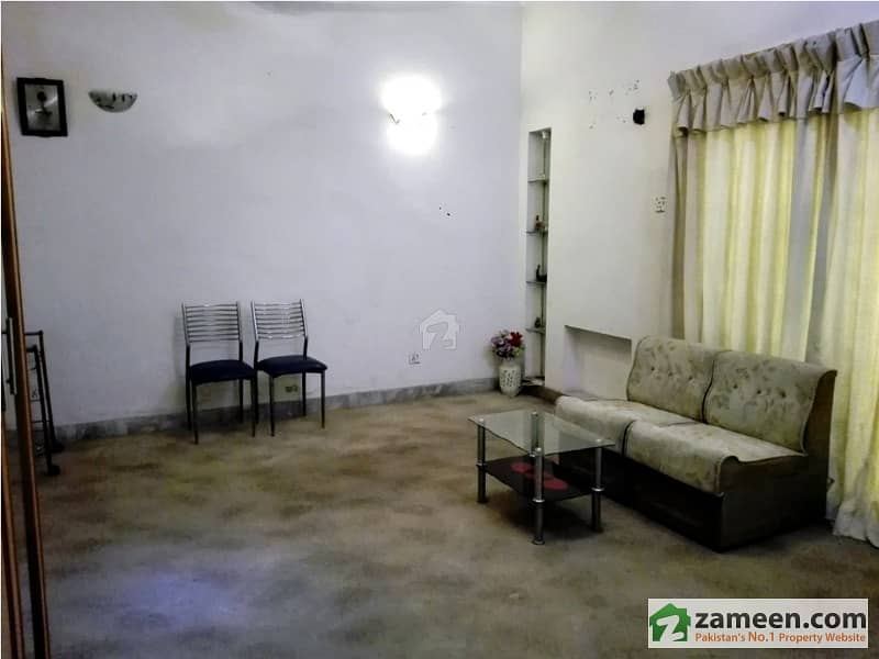 1 Semi Furnished Room With Attached Bath For Bachelor Couple For Rent