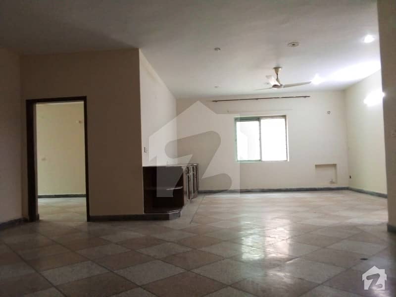 1 Kanal Upper portion available for Rent in wapda town BLOCK B4