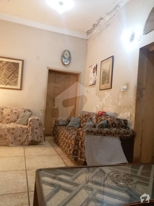 انارکلی لاہور میں 2 کمروں کا 4 مرلہ مکان 2.1 کروڑ میں برائے فروخت۔