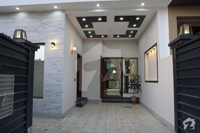 لیک سٹی رائیونڈ روڈ لاہور میں 4 کمروں کا 5 مرلہ مکان 1.27 کروڑ میں برائے فروخت۔