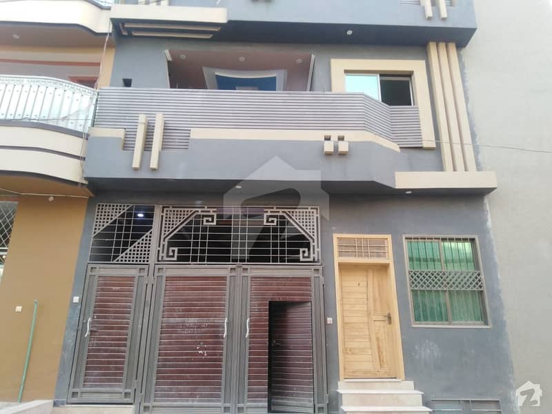 الحرم ماڈل ٹاؤن پشاور میں 7 کمروں کا 5 مرلہ مکان 1.5 کروڑ میں برائے فروخت۔