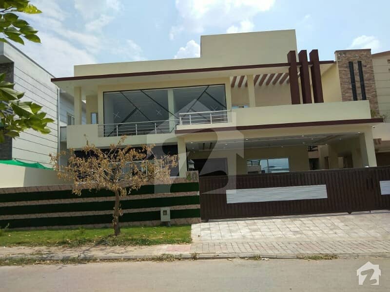 Brand New Double Unit Model House For Sale