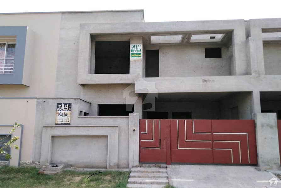ایڈن آچرڈ فیصل آباد میں 3 کمروں کا 5 مرلہ مکان 65 لاکھ میں برائے فروخت۔