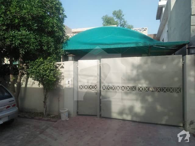 11 Marla House For Sale In Sakhi Sultan Colony, Best Construction.