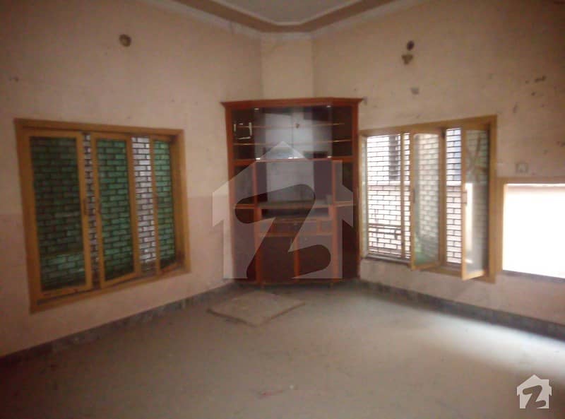 جوڑا پل لاہور میں 2 کمروں کا 3 مرلہ بالائی پورشن 14 ہزار میں کرایہ پر دستیاب ہے۔