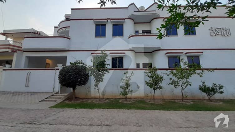 1 Kanal Corner House Available For Rent Hot Location Use For Semi Commercial Activities