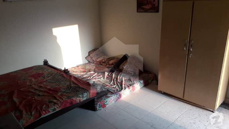 Double Room Portion For Rent In Gushanelahore