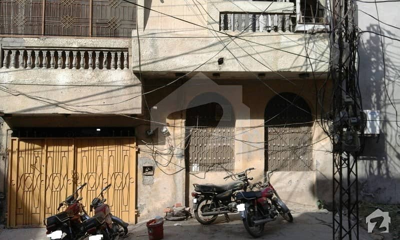 گلشنِ راوی لاہور میں 7 کمروں کا 9 مرلہ مکان 1.55 کروڑ میں برائے فروخت۔