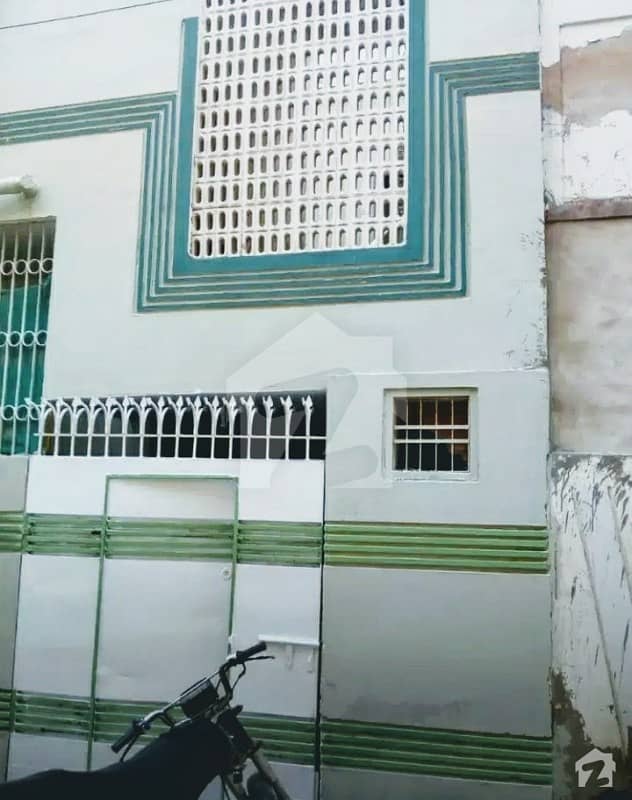 نارتھ کراچی - سیکٹر 7-ڈی نارتھ کراچی کراچی میں 6 کمروں کا 3 مرلہ مکان 90 لاکھ میں برائے فروخت۔