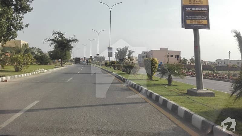 لیک سٹی ۔ سیکٹر ایم ۔ 4 لیک سٹی رائیونڈ روڈ لاہور میں 1 کنال رہائشی پلاٹ 1.55 کروڑ میں برائے فروخت۔