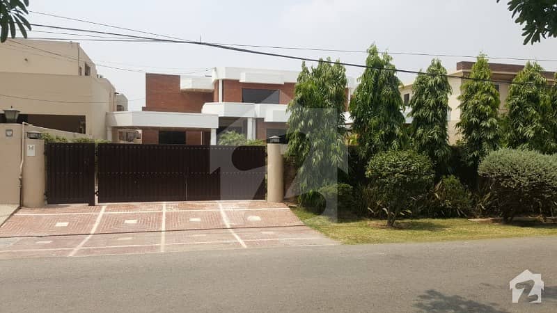 2 Kanal Beautiful And Spacious Bungalow For Sale At Ideal Location And Near To Sheeba Park Of Dha Phase 3