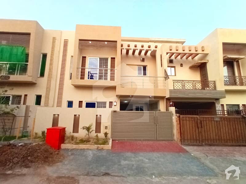 بحریہ ٹاؤن فیز 8 بحریہ ٹاؤن راولپنڈی راولپنڈی میں 4 کمروں کا 5 مرلہ مکان 1.15 کروڑ میں برائے فروخت۔