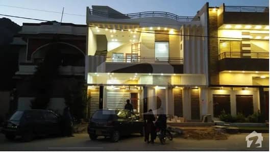 گلشن مصطفی کراچی میں 4 کمروں کا 8 مرلہ مکان 32 ہزار میں کرایہ پر دستیاب ہے۔