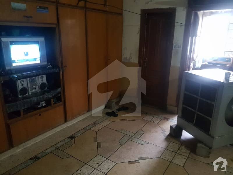 Triple Storey Building Is Available For Sale Triple Storey Building Is Available For Sale