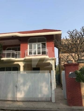 One Kanal Solid Build House For Sale In Cavalry Ground Lahore 50x90 yds
