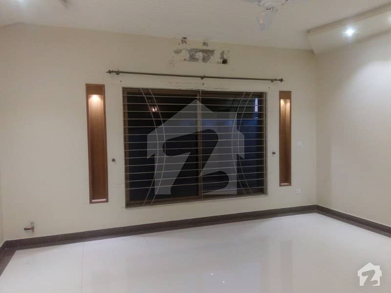 One Kanal A Very Pace Full Portion Is Available For Rent Dha 1 Isb