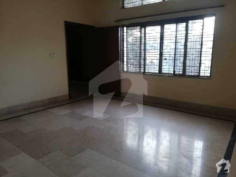 Modern Location 2 Kanal Upper Portion Is Available For Rent In Phase 3
