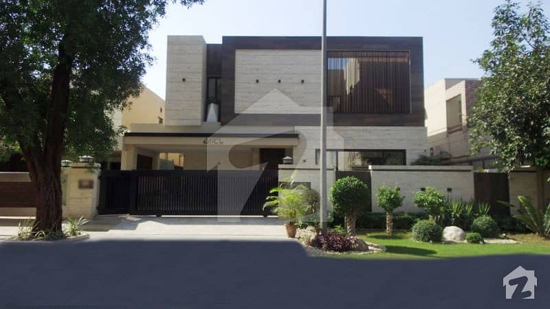 20 Marla Mazhar Munir Design Bungalow Near To Main Boulevard Dha Phase 5