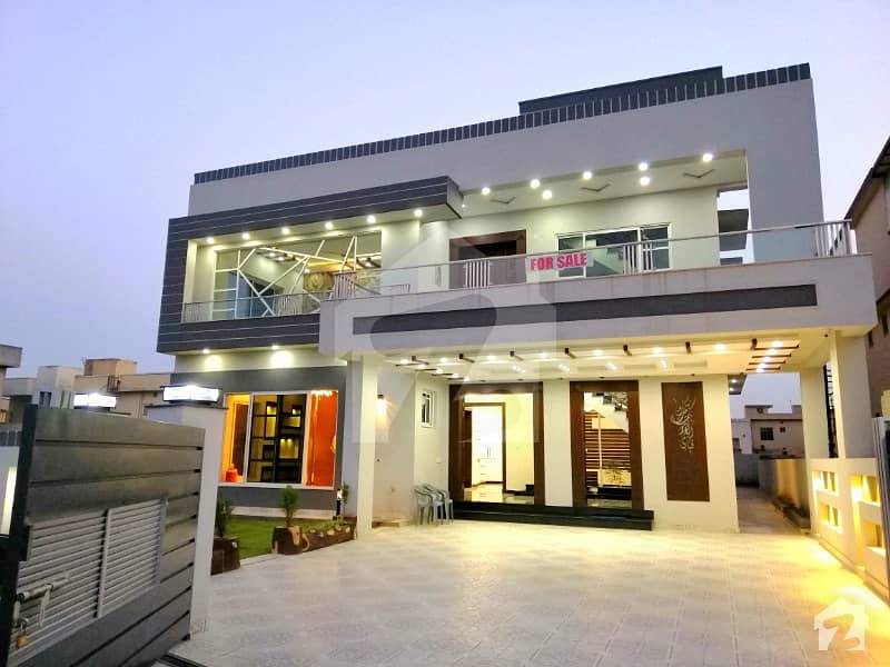 بحریہ ٹاؤن فیز 2 بحریہ ٹاؤن راولپنڈی راولپنڈی میں 5 کمروں کا 1 کنال مکان 5.5 کروڑ میں برائے فروخت۔