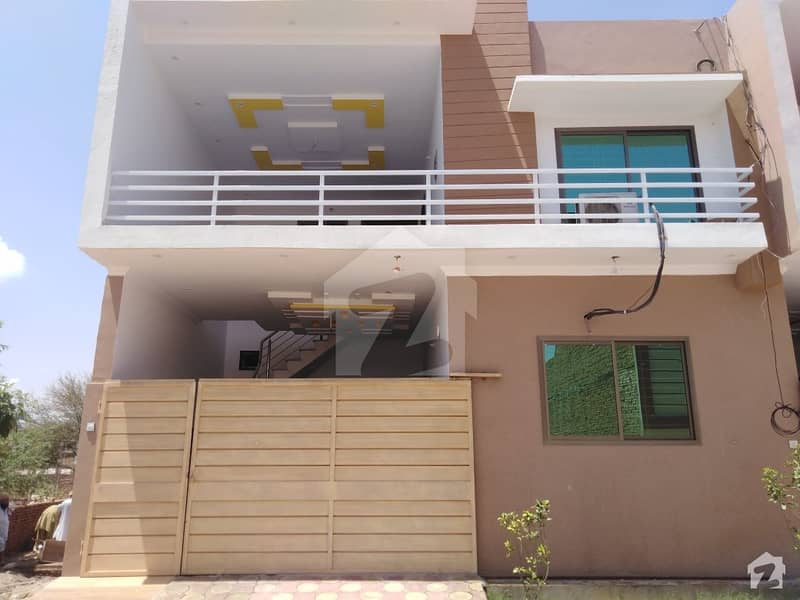 حرم ولاز فیصل کالونی گرلز کالج روڈ بہاولپور میں 4 کمروں کا 5 مرلہ مکان 65 لاکھ میں برائے فروخت۔