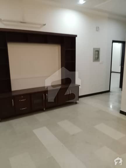 G-11 Fully Furnished 3 Bed Flat At Good Location