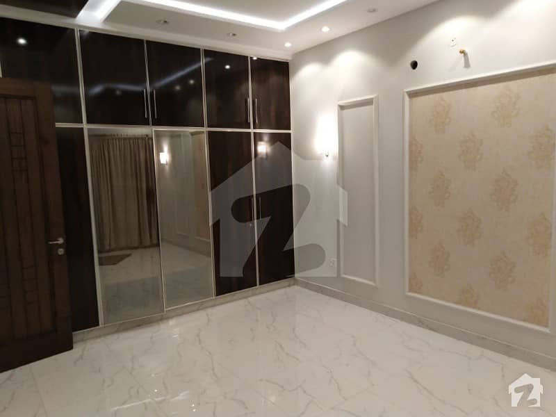 10 Marla New Facing Park Lower Lock Upper Portion For Rent In Bahria Town