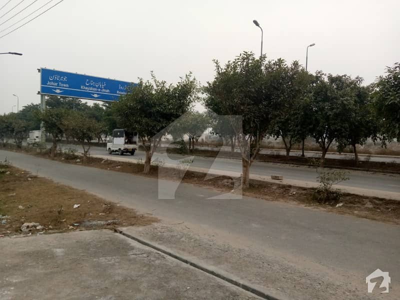 ایل ڈی اے ایوینیو ۔ بلاک سی ایل ڈی اے ایوینیو لاہور میں 1 کنال رہائشی پلاٹ 85 لاکھ میں برائے فروخت۔
