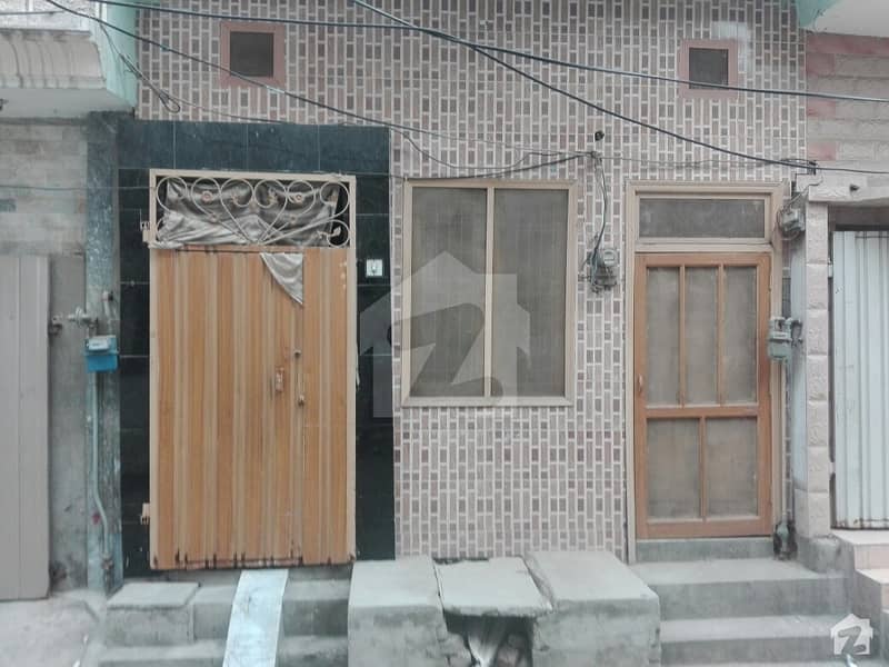 علی ہاؤسنگ کالونی فیصل آباد میں 2 کمروں کا 3 مرلہ مکان 38 لاکھ میں برائے فروخت۔