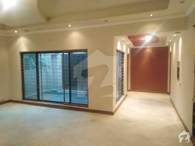 1 Kanal House For Rent Near Park Ideal Location Dha Lahore