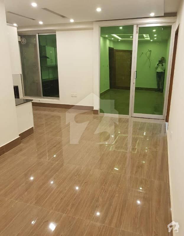 بحریہ ٹاؤن ۔ سیکٹر ایف بحریہ ٹاؤن لاہور میں 1 کمرے کا 2 مرلہ فلیٹ 42 لاکھ میں برائے فروخت۔
