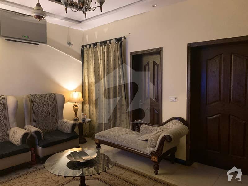 خدا بخش کالونی کینٹ لاہور میں 6 کمروں کا 6 مرلہ مکان 1.3 کروڑ میں برائے فروخت۔