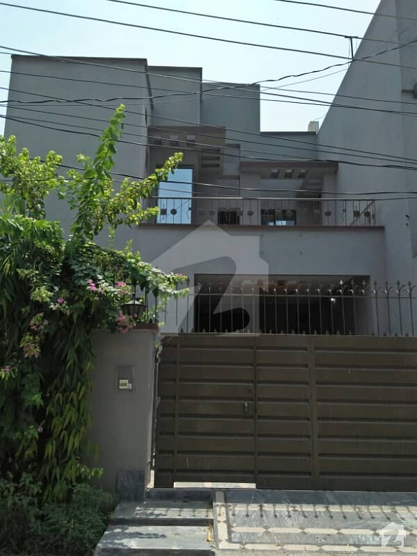 علی پارک کینٹ لاہور میں 3 کمروں کا 6 مرلہ مکان 1.2 کروڑ میں برائے فروخت۔