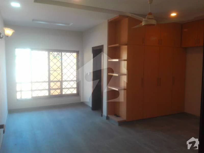 10 Marla House For Rent In Bahria Town Phase 8