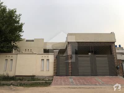 ملت ٹاؤن فیصل آباد میں 3 کمروں کا 10 مرلہ مکان 25 ہزار میں کرایہ پر دستیاب ہے۔