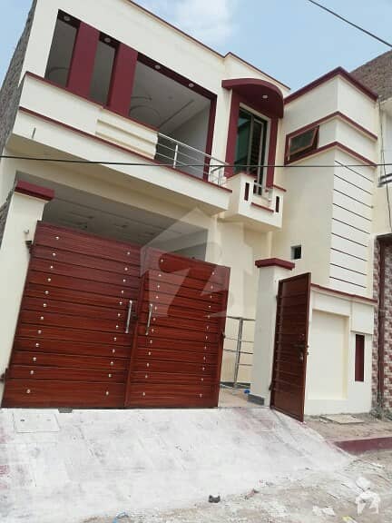 زکریاہ کالونی ایم اے جناح روڈ ملتان میں 3 کمروں کا 5 مرلہ مکان 50 لاکھ میں برائے فروخت۔
