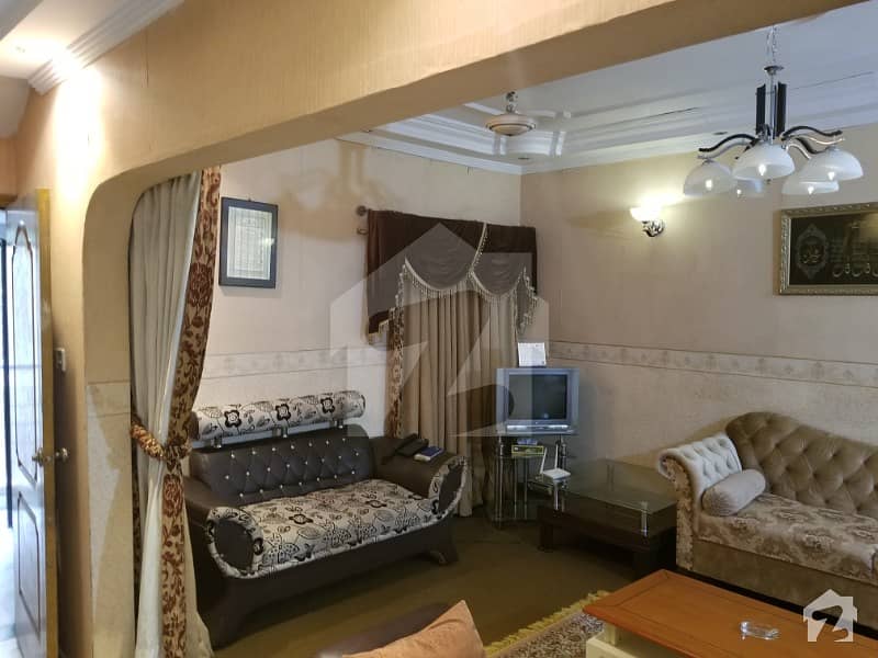 کامران چورنگی کراچی میں 4 کمروں کا 5 مرلہ مکان 1.65 کروڑ میں برائے فروخت۔