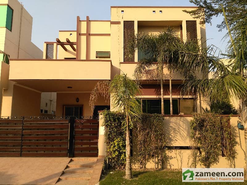 Valencia Town 10 Marla Owner Build Double Storey Beautiful House