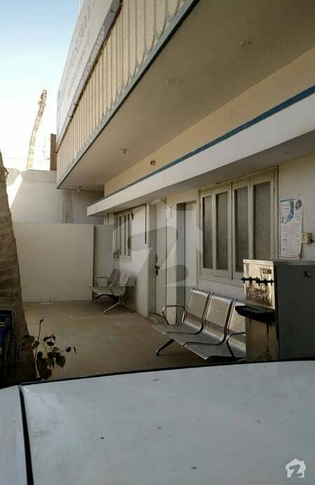 شاہ فیصل کالونی شاہراہِ فیصل کراچی میں 12 کمروں کا 17 مرلہ مکان 6 کروڑ میں برائے فروخت۔