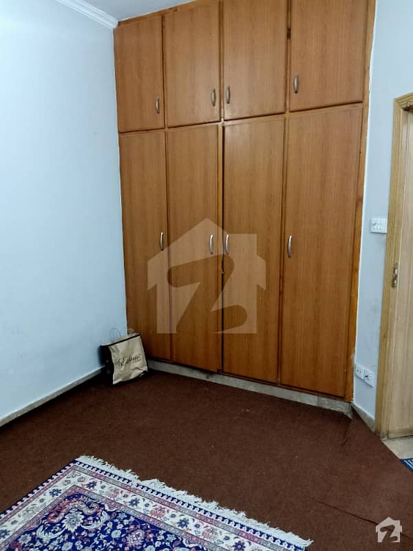 جی ۔ 11/3 جی ۔ 11 اسلام آباد میں 4 کمروں کا 4 مرلہ مکان 1.8 کروڑ میں برائے فروخت۔