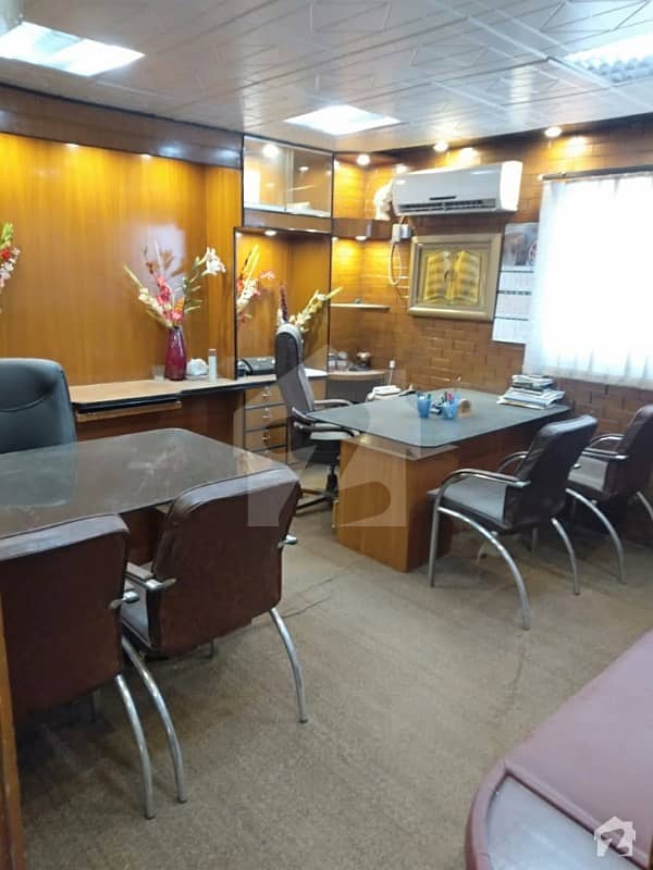 975 Square Feet Office Available For Rent In I I Chundrigar Road
