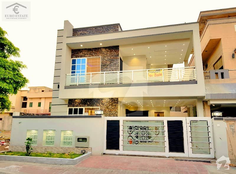 Luxurious 10 Marla House For Sale In Phase 3 Bahria Town