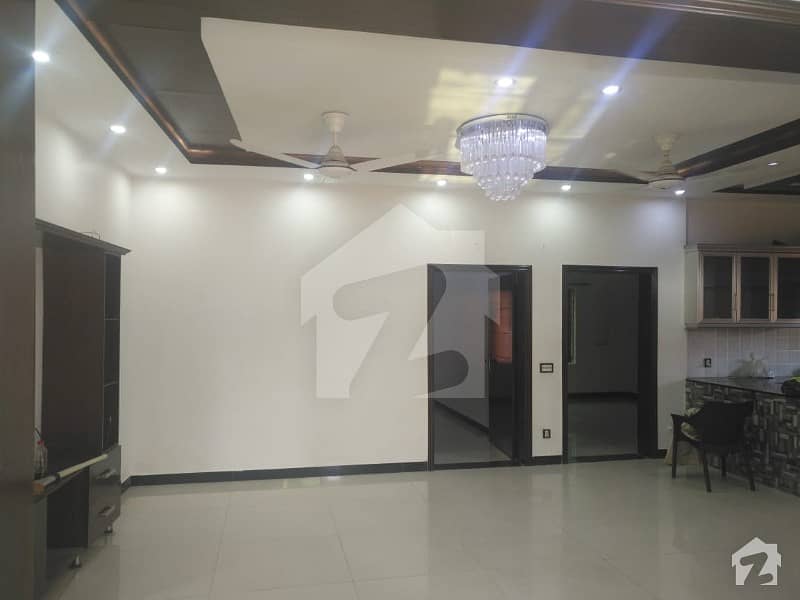 او پی ایف ہاؤسنگ سکیم - بلاک ای او پی ایف ہاؤسنگ سکیم لاہور میں 4 کمروں کا 10 مرلہ مکان 1.45 کروڑ میں برائے فروخت۔