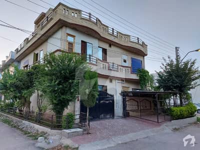 مارگلہ ٹاؤن اسلام آباد میں 5 کمروں کا 8 مرلہ مکان 2.7 کروڑ میں برائے فروخت۔ مارگلہ ٹاؤن اسلام آباد میں 5 کمروں کا 8 مرلہ مکان 2.7 کروڑ میں برائے فروخت۔