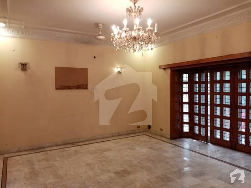 ڈی ایچ اے فیز 3 - بلاک زیڈ فیز 3 ڈیفنس (ڈی ایچ اے) لاہور میں 7 کمروں کا 1 کنال مکان 3.97 کروڑ میں برائے فروخت۔