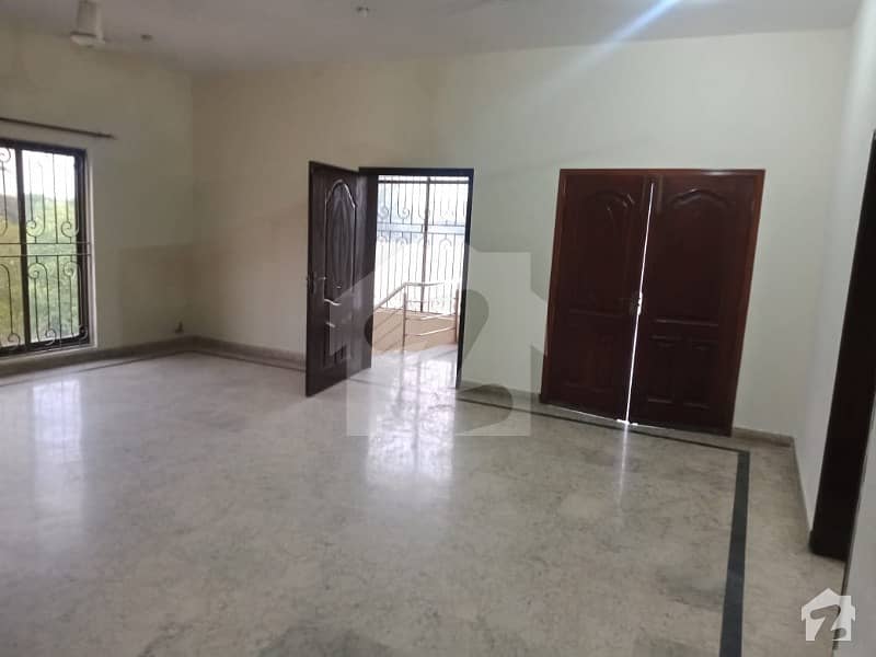 1 KANAL UPPER PORTION FOR RENT IN DHA PHASE 6