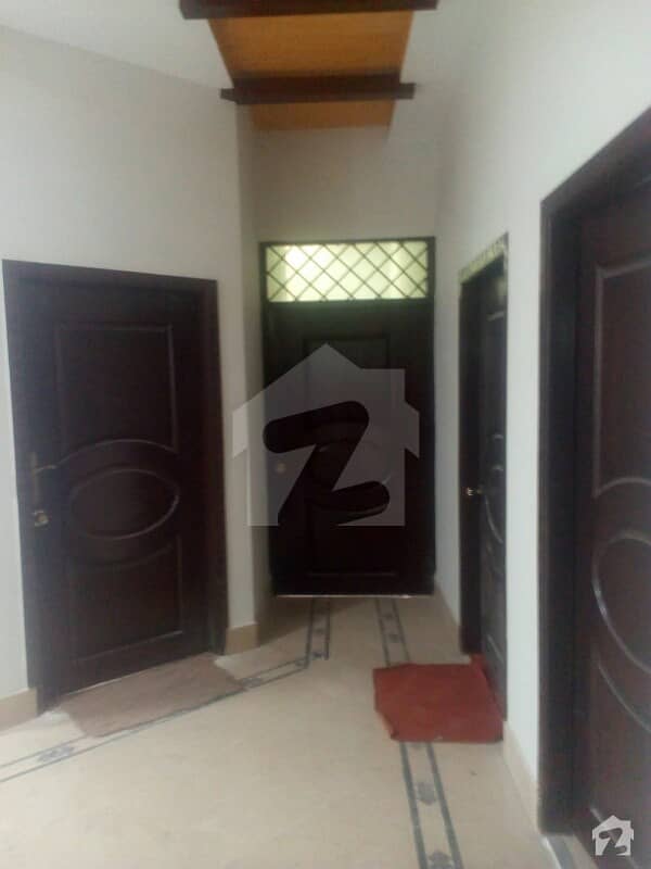 خانپور اڈہ رحیم یار خان میں 6 کمروں کا 8 مرلہ مکان 70 لاکھ میں برائے فروخت۔