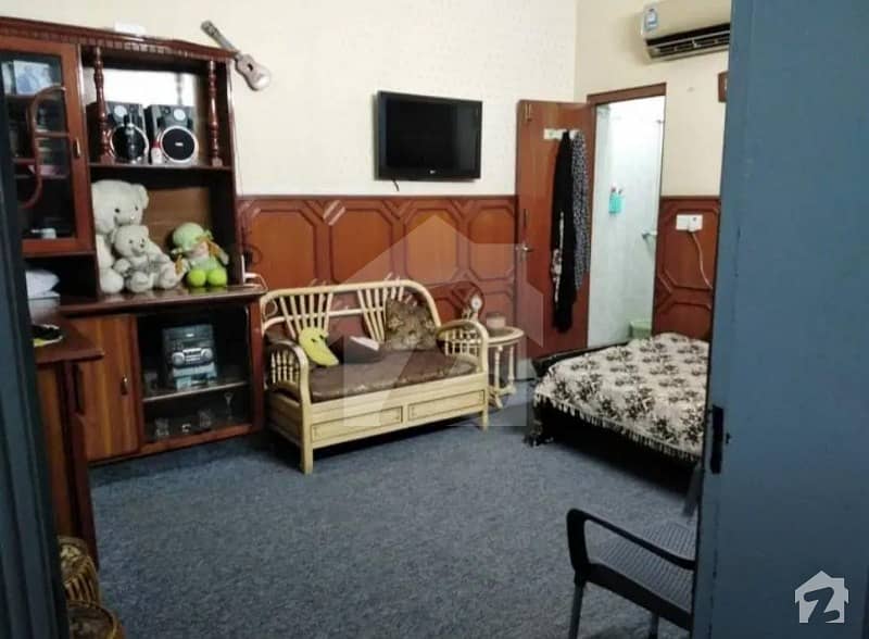 سکیم موڑ ملتان روڈ لاہور میں 3 کمروں کا 4 مرلہ مکان 1.05 کروڑ میں برائے فروخت۔