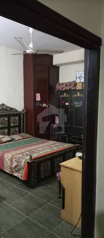 گلبرگ پشاور میں 3 کمروں کا 6 مرلہ فلیٹ 70 لاکھ میں برائے فروخت۔